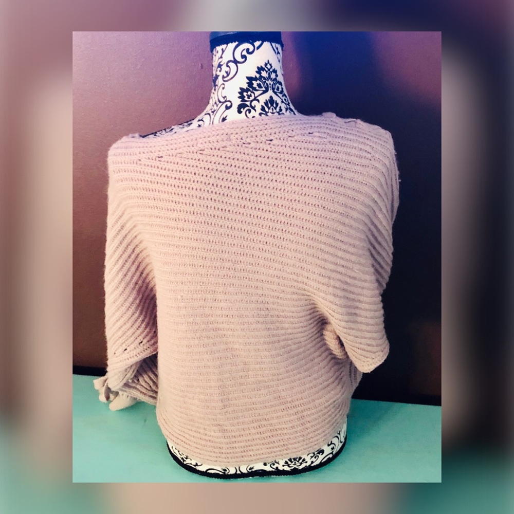 Asymmetrical Sweater - Picture 4 of 6